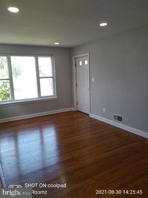2109 Rolander Street Hyattsville, MD 20783 - Photo 9 of 25 Living Room