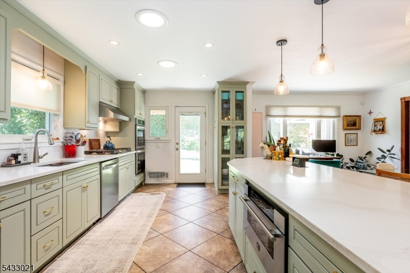 1 Forest Road Maplewood, NJ 07040 - Photo 11 of 29