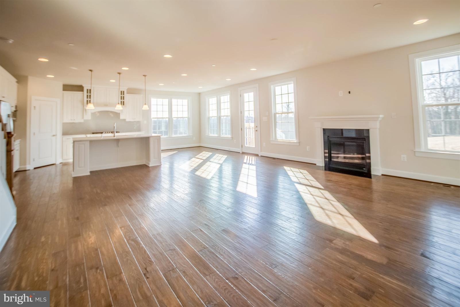 21201 Cracklin Road Laytonsville, MD 20882 - Photo 3 of 22 Family Room