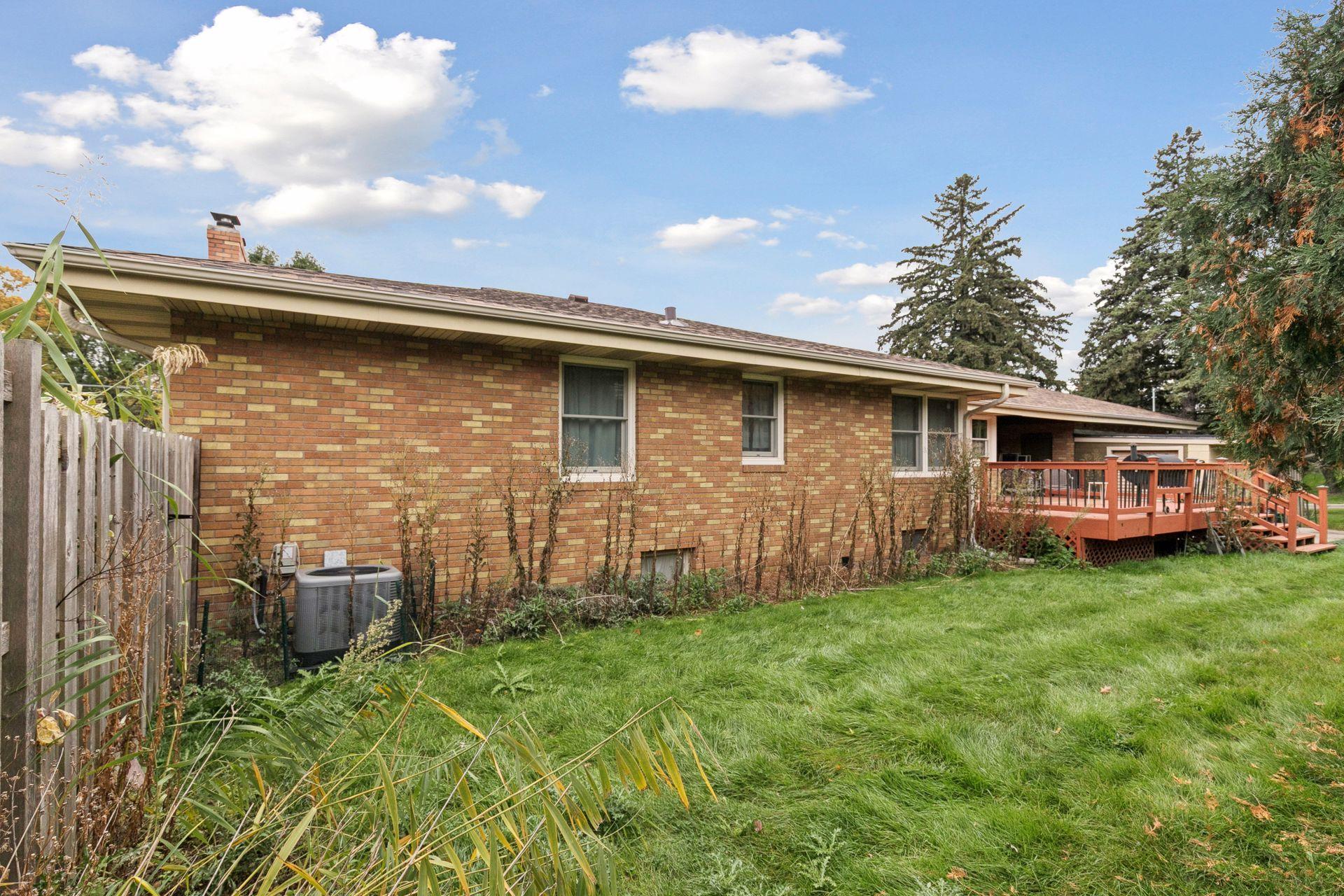 2079 Upper St Dennis Road St. Paul, MN 55116 - Photo 33 of 37 Gallery Image 33