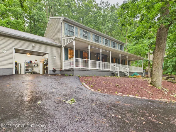 $389,000 | 5390 Woodbridge Drive East, Bushkill, PA 18324