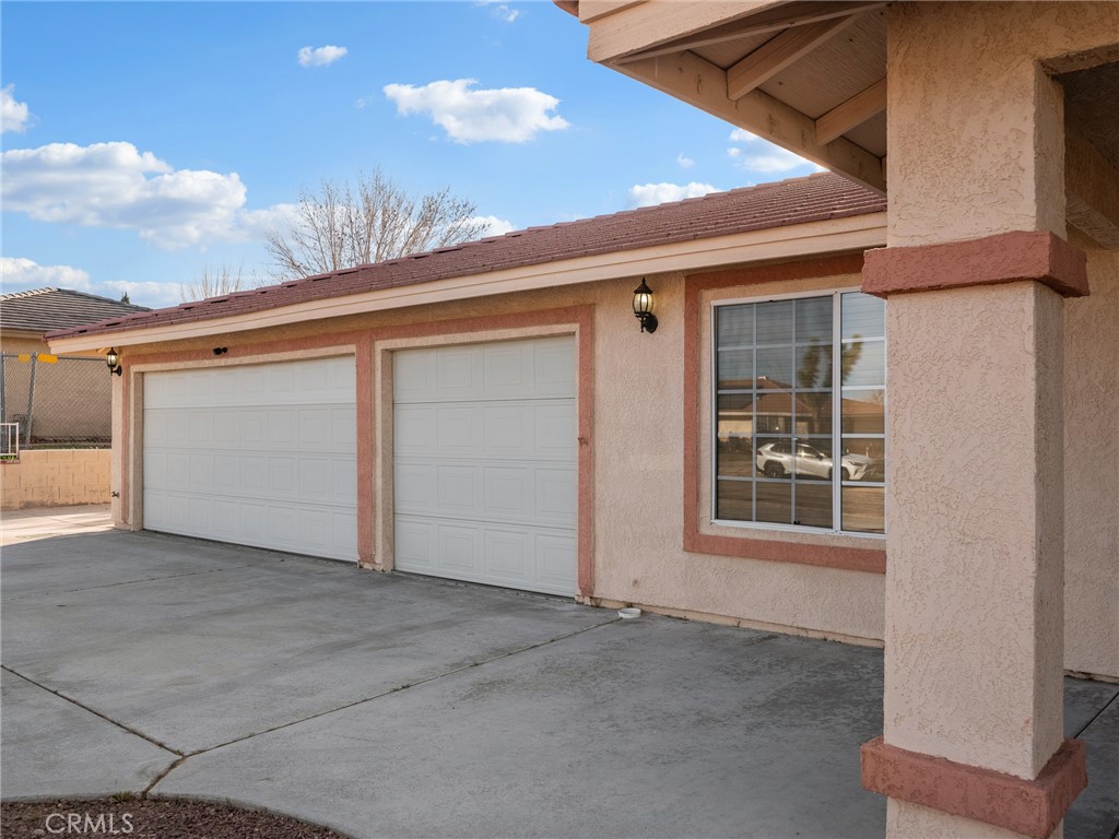 9550 Riggins Road Phelan, CA 92371 - Photo 41 of 47 a view of an empty room