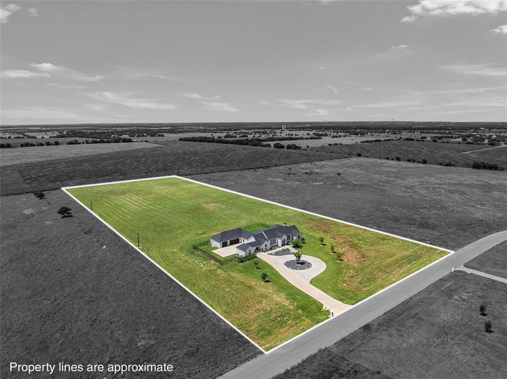 417 Willow Moon Ranch Road Crawford, TX 76638 - Photo 4 of 40