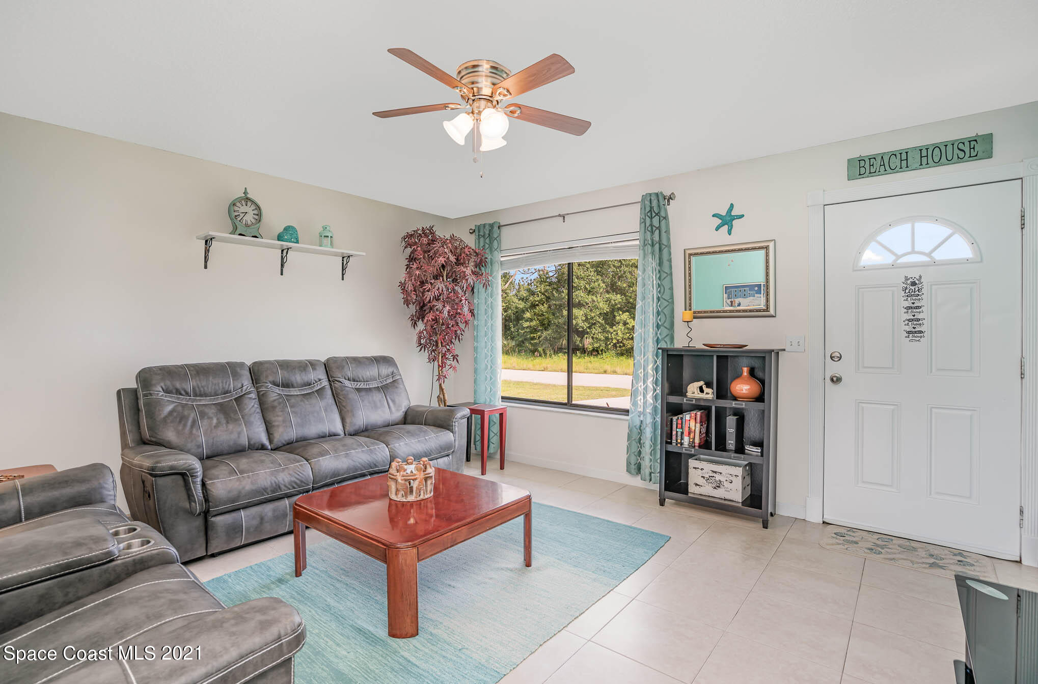 184 Abalone Road Northwest Palm Bay, FL 32907 - Photo 4 of 17 MAS05286-Edit