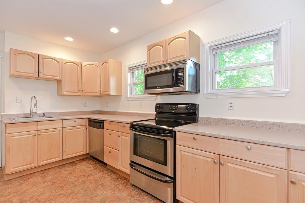 126 Copperfield Road, Unit 2 Worcester, MA 01602 - Photo 17 of 36