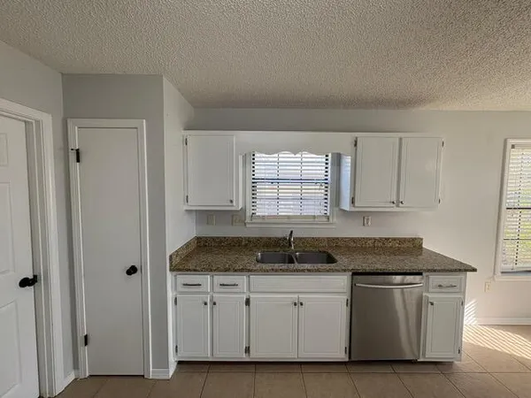 $1,950 | 1123 Northview Drive, Crestview, FL 32536