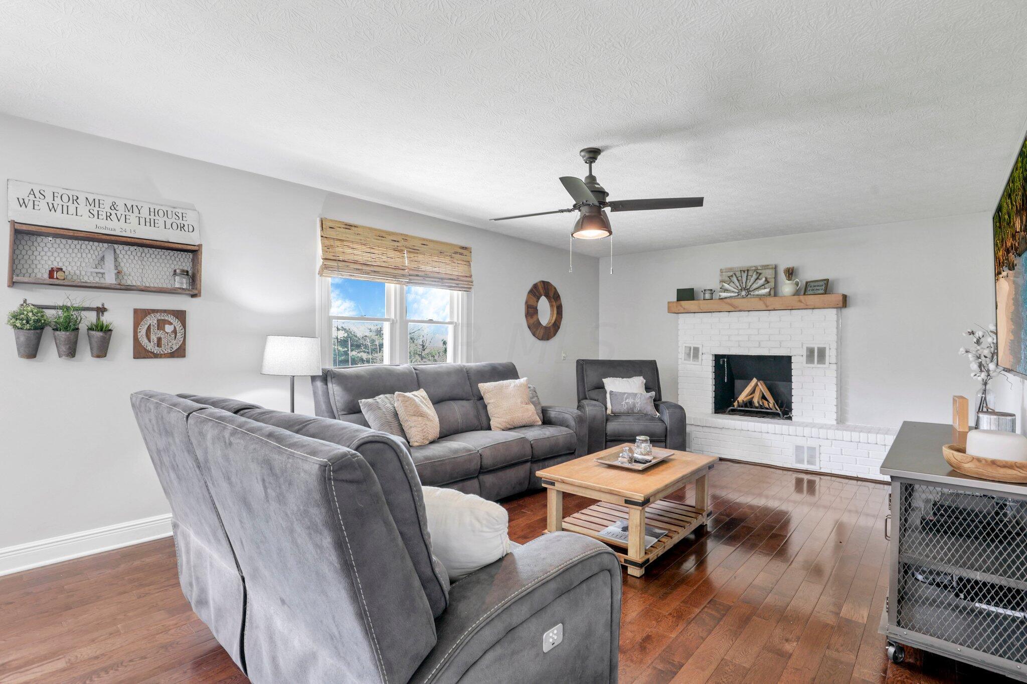 5615 Stemen Road Pickerington, OH 43147 - Photo 22 of 53 Family Room