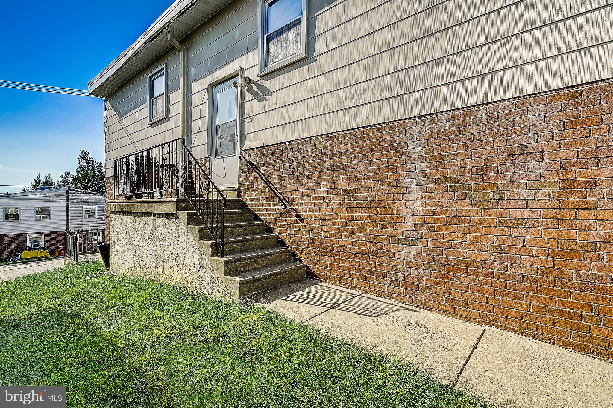 10023 Bridle Road Philadelphia, PA 19116 - Photo 4 of 7 Gallery Image 4