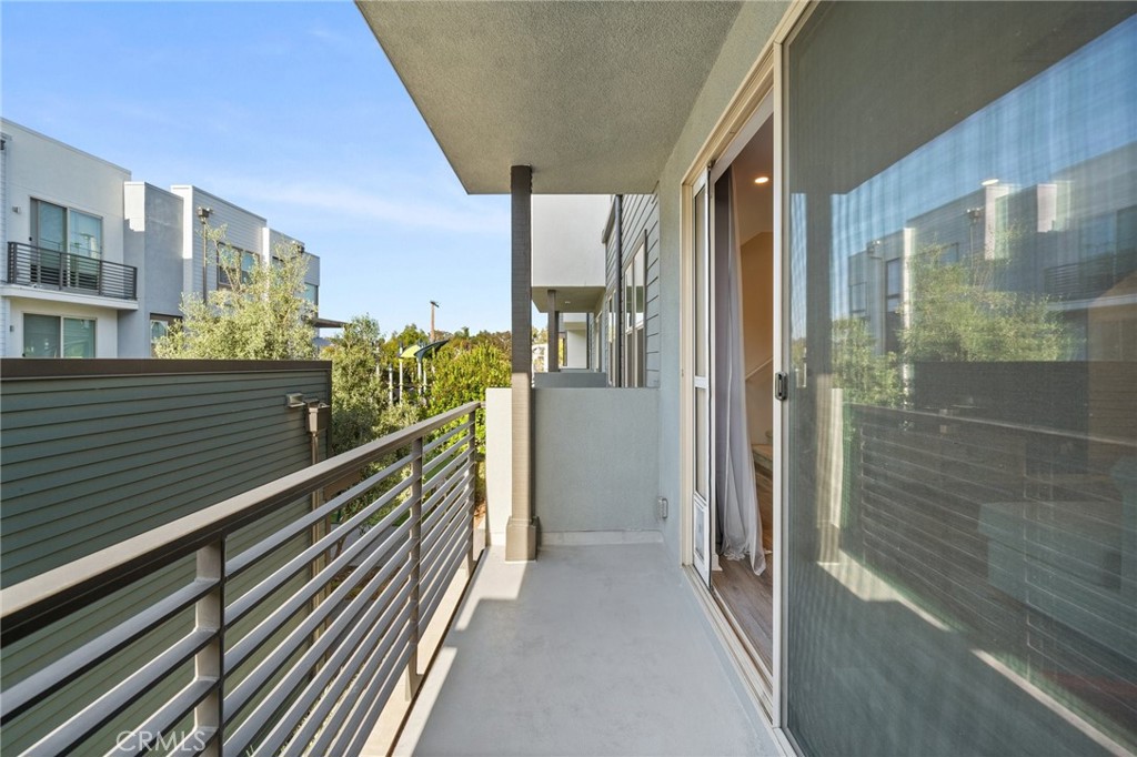 217 Placemark Irvine, CA 92614 - Photo 16 of 39 a view of balcony and city view