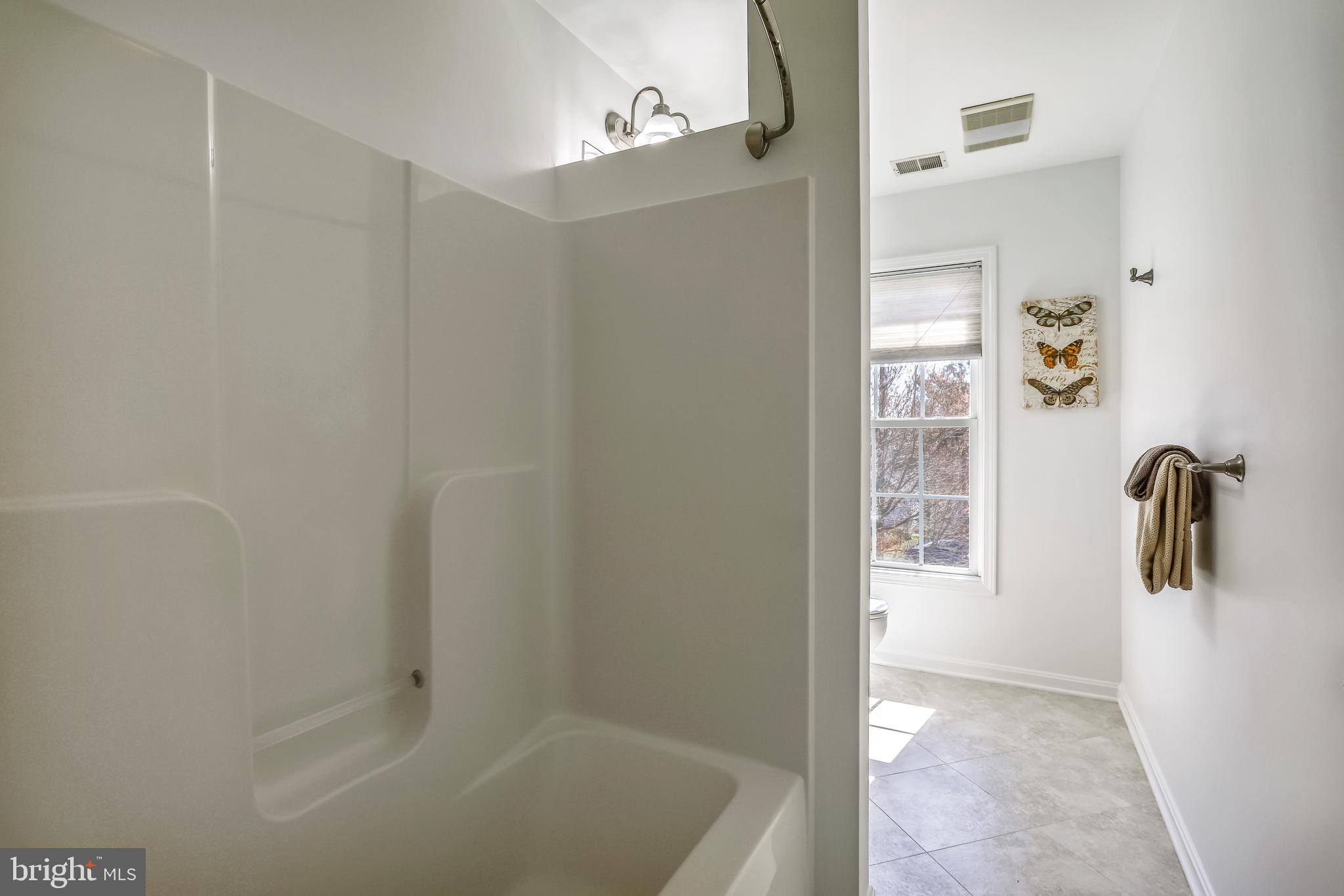 11121 Midvale Road Kensington, MD 20895 - Photo 30 of 47 Upper Level Bath