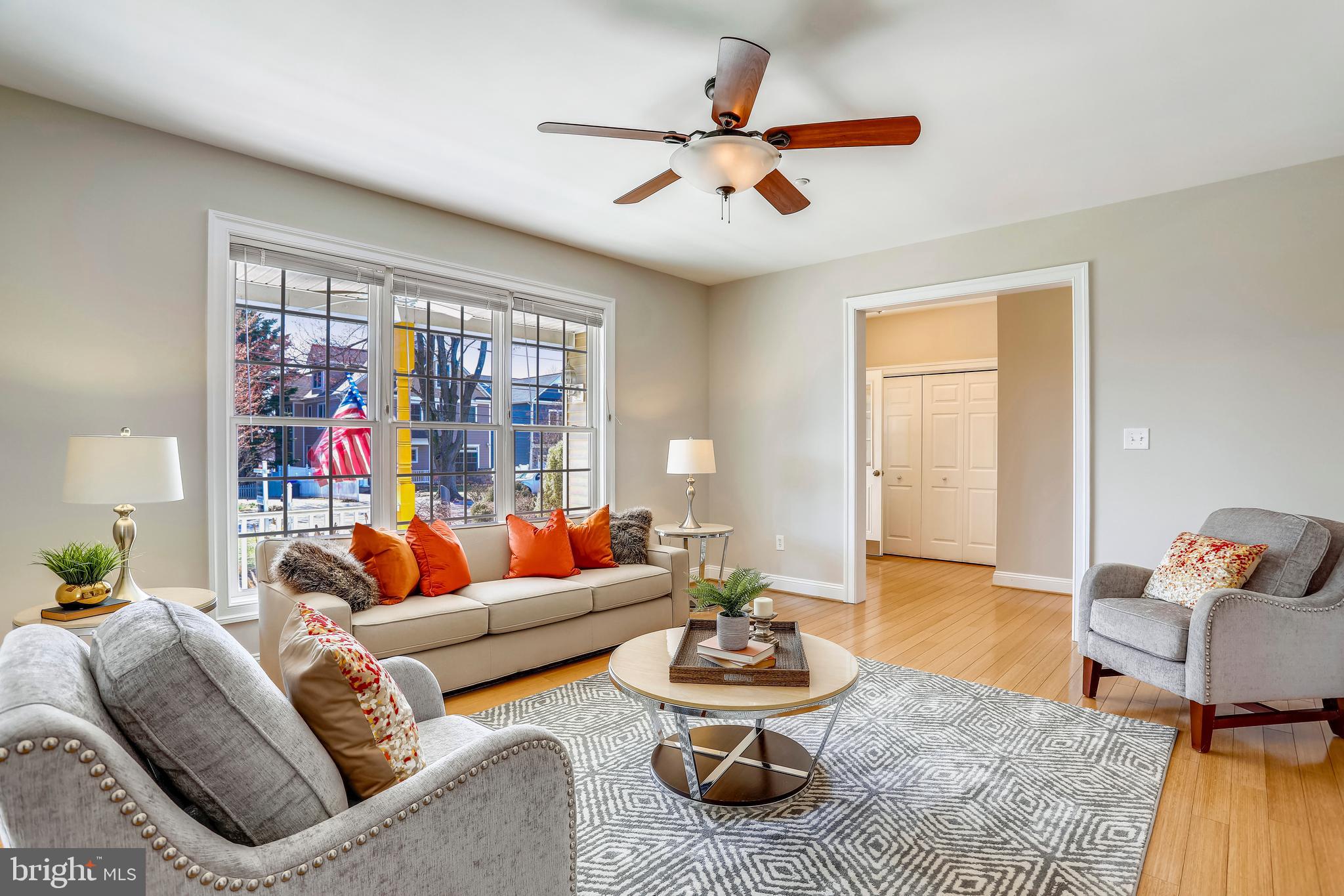 11121 Midvale Road Kensington, MD 20895 - Photo 5 of 47 Main Level Living Room