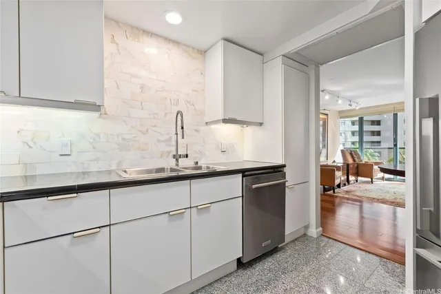 $750,000 | 1888 Kalakaua Avenue, Unit 907, Honolulu, HI 96815