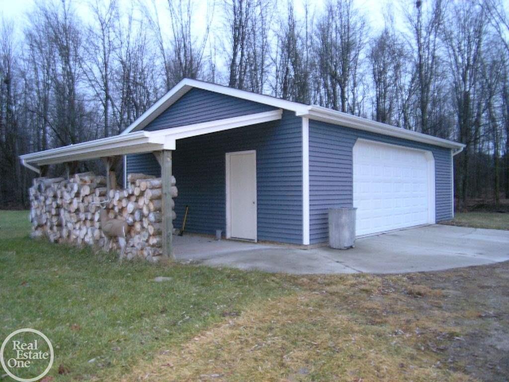 7560 Ravenswood Road Goodells, MI 48027 - Photo 31 of 36 31367615-30.JPG