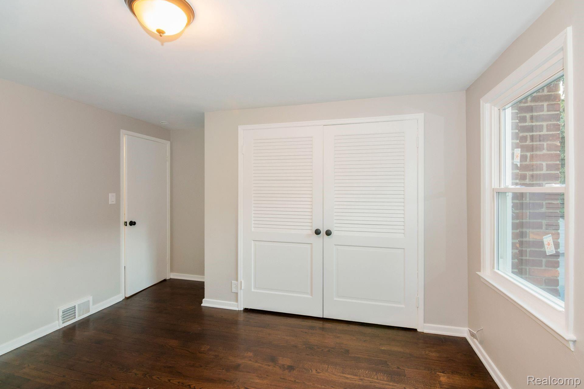1583 Bournemouth Road Grosse Pointe, MI 48236 - Photo 9 of 13 08 - 20.jpg