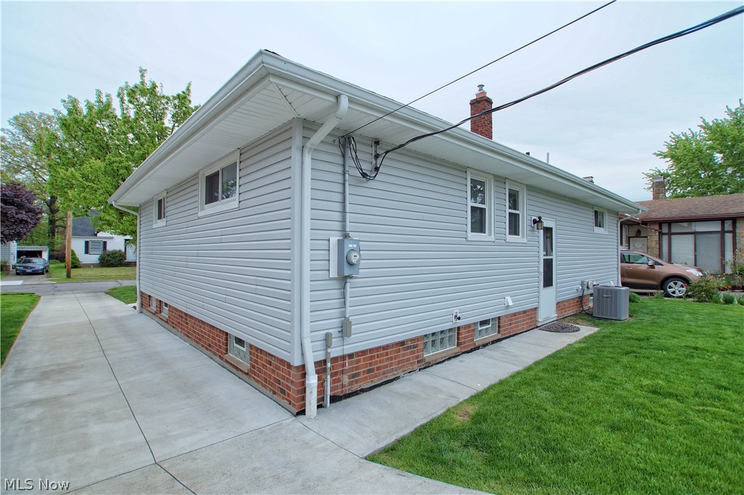 352 Clarmont Road Willowick, OH 44095 - Photo 26 of 29