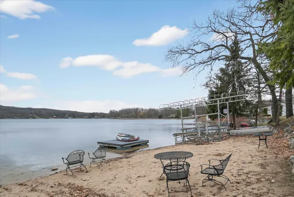 $235,000 | 123 Kochs Bay, Grass Lake, MI 49240
