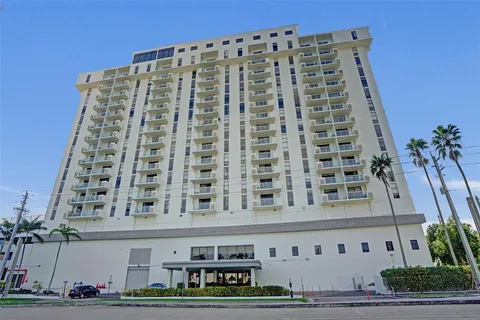 $199,900 | 13499 Biscayne Boulevard, Unit 610, North Miami, FL 33181