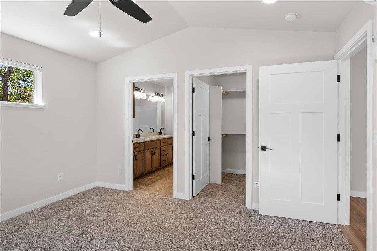 1865 Gabriel Way Medford, OR 97501 - Photo 10 of 28 20-CI_4851