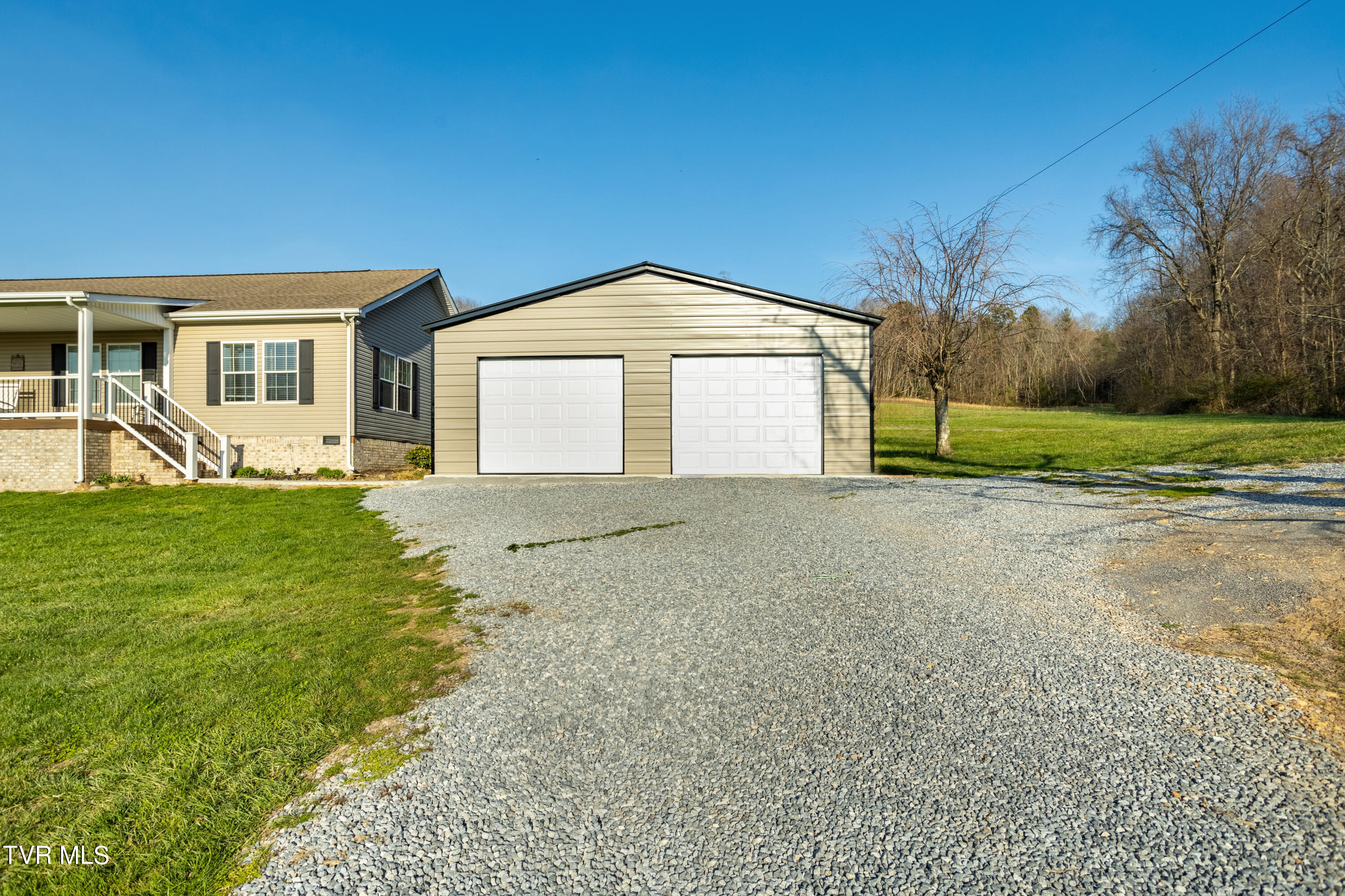 388 Drake Road Bristol, TN 37620 - Photo 14 of 42 177A2464-HDR_1