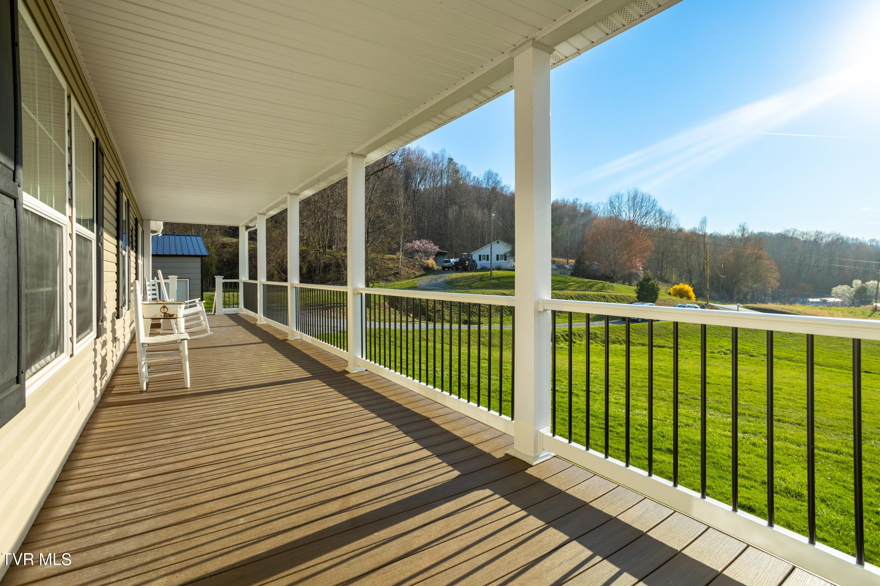 388 Drake Road Bristol, TN 37620 - Photo 18 of 42 177A2480-HDR_1