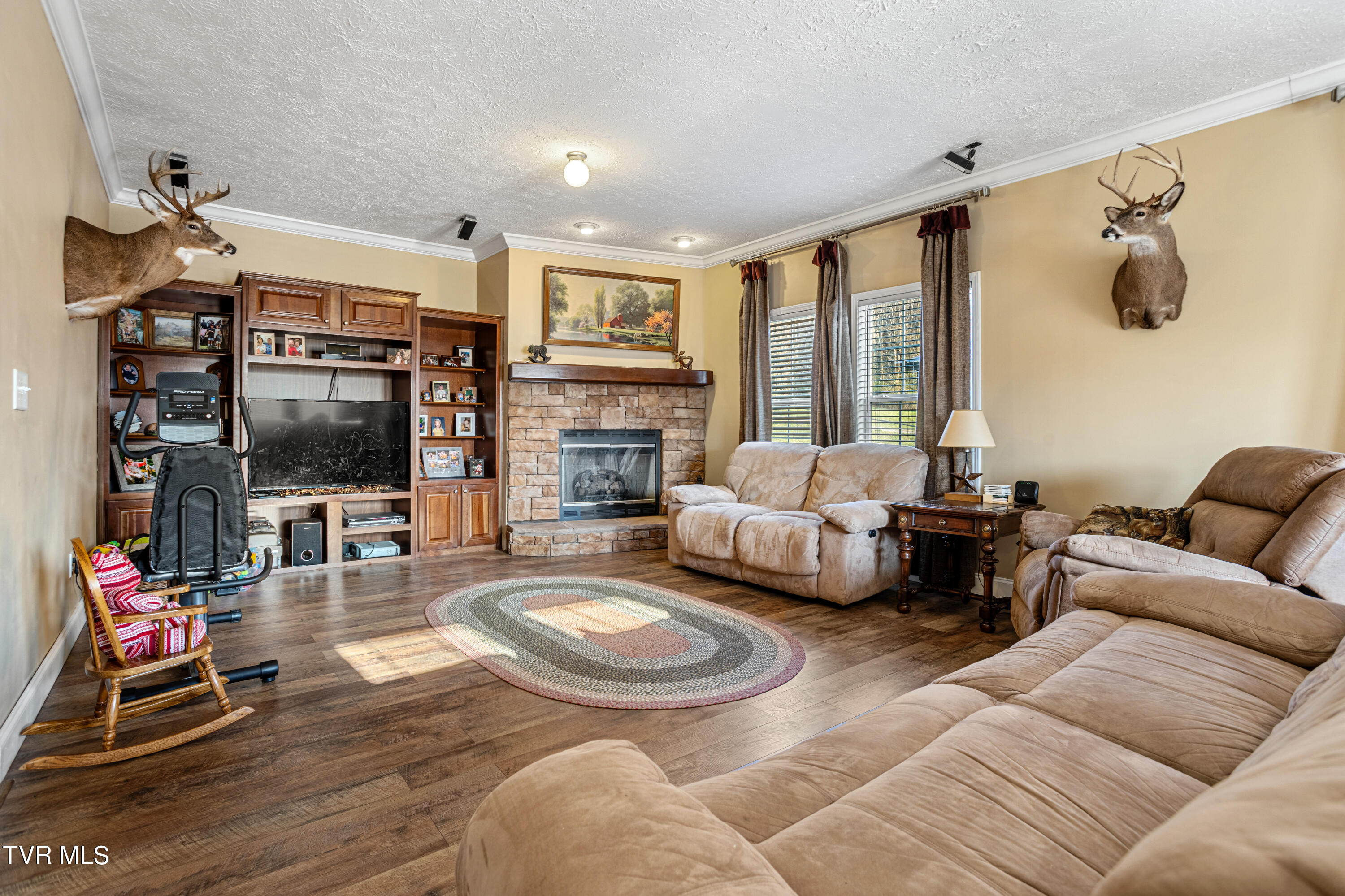 388 Drake Road Bristol, TN 37620 - Photo 33 of 42 177A2544-HDR_1