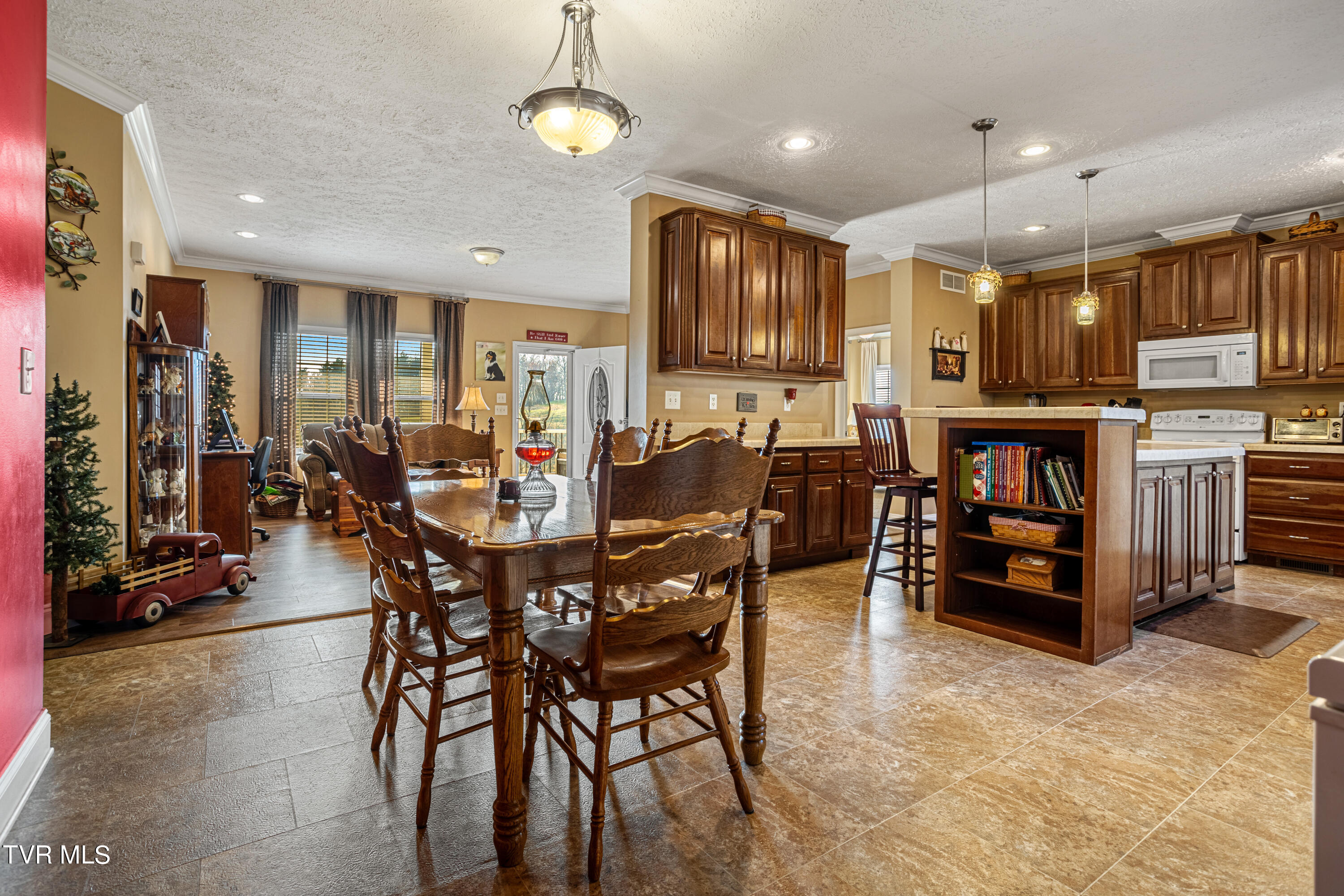 388 Drake Road Bristol, TN 37620 - Photo 39 of 42 177A2568-HDR_1