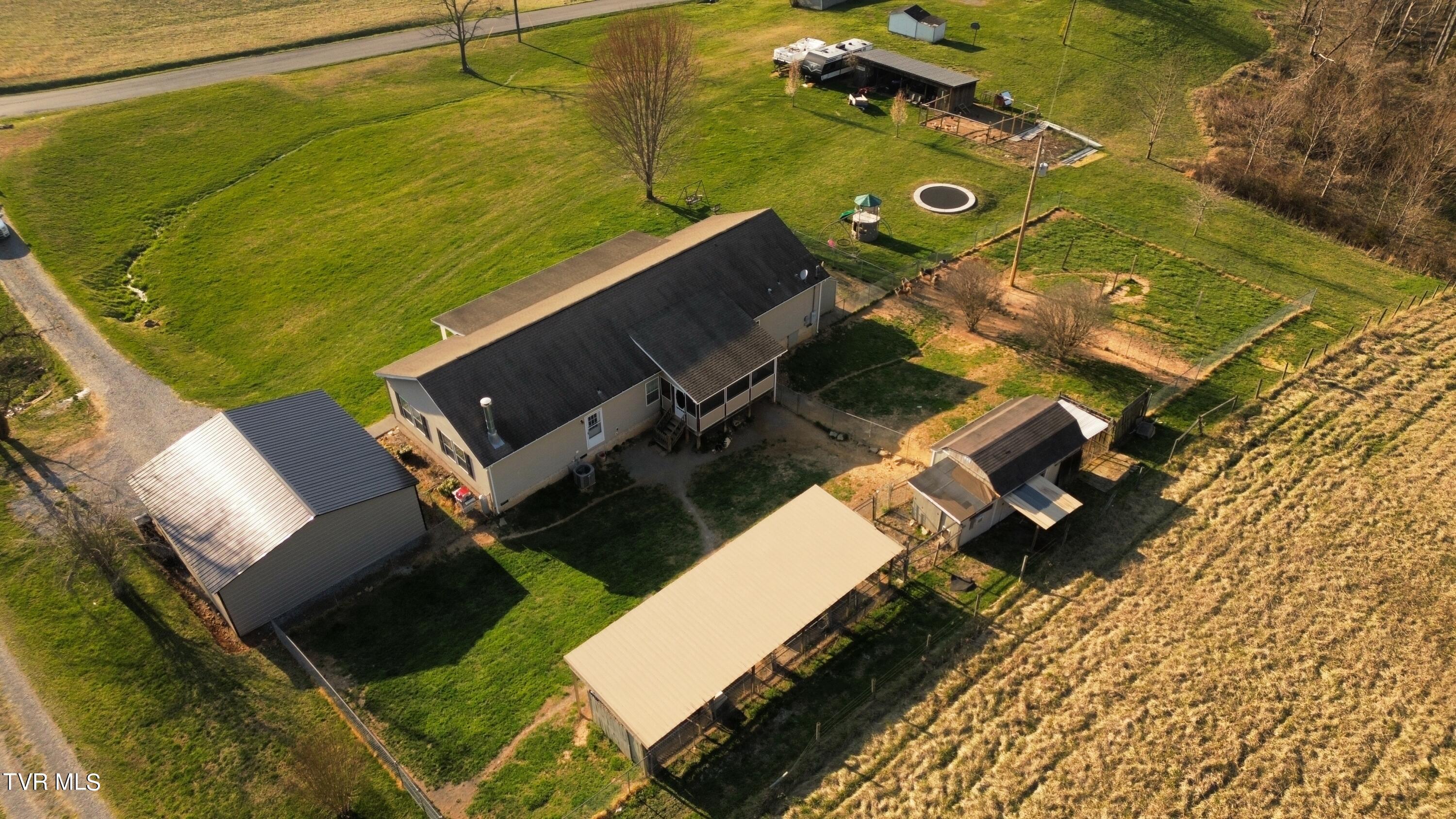 388 Drake Road Bristol, TN 37620 - Photo 7 of 42 dji_fly_20240314_183338_622_171045323326