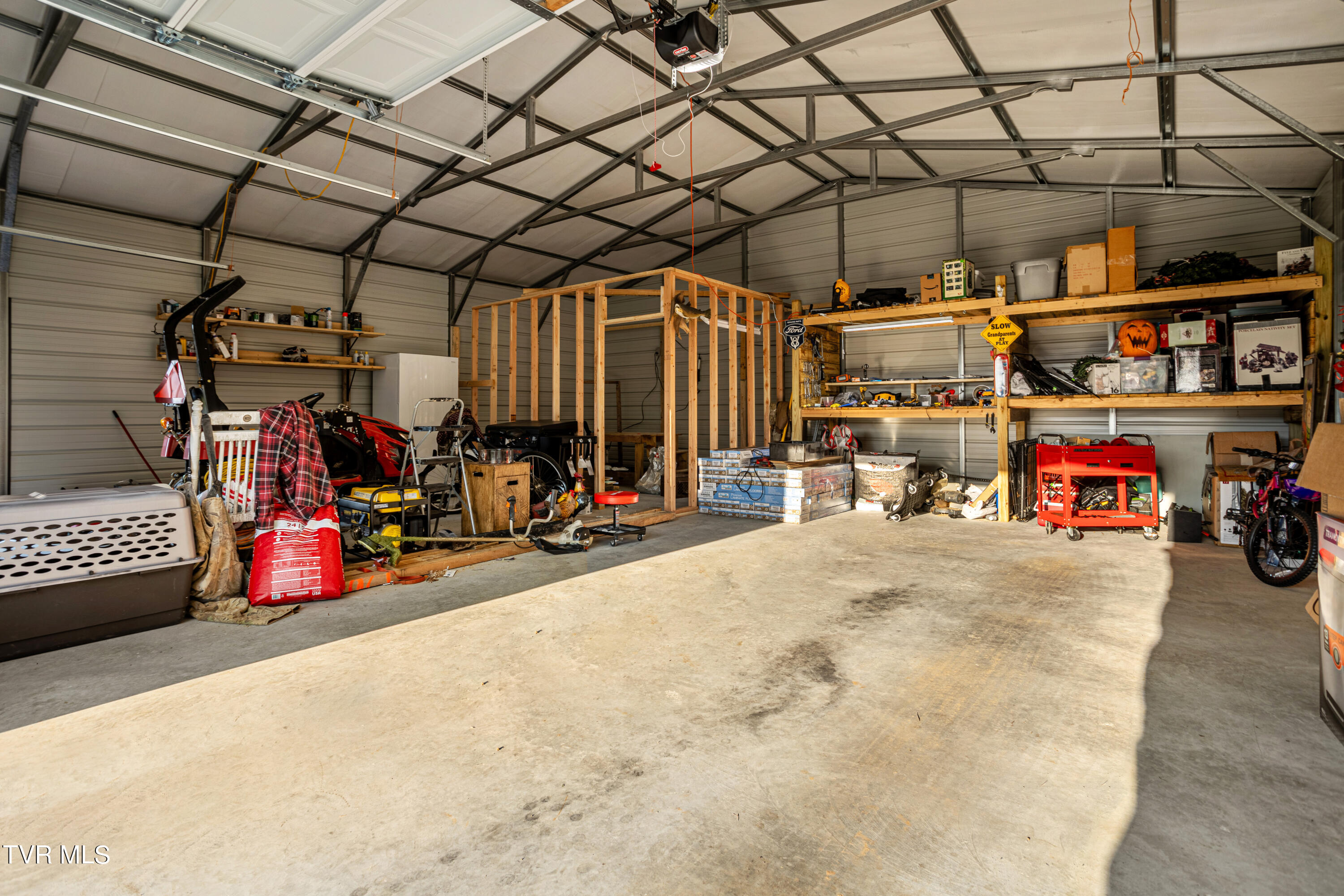388 Drake Road Bristol, TN 37620 - Photo 8 of 42 177A2584-HDR_1