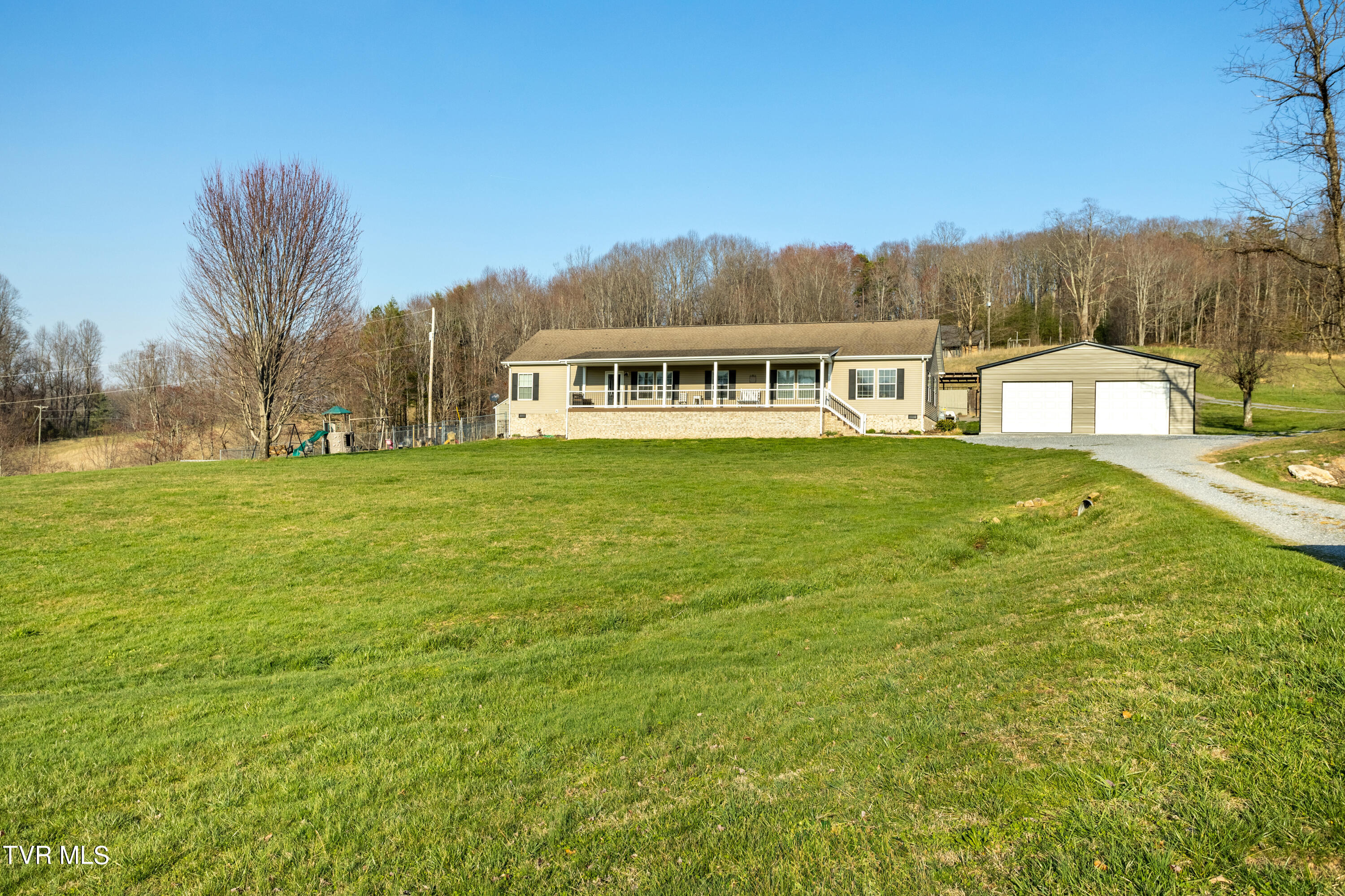 388 Drake Road Bristol, TN 37620 - Photo 9 of 42 177A2444-HDR_1