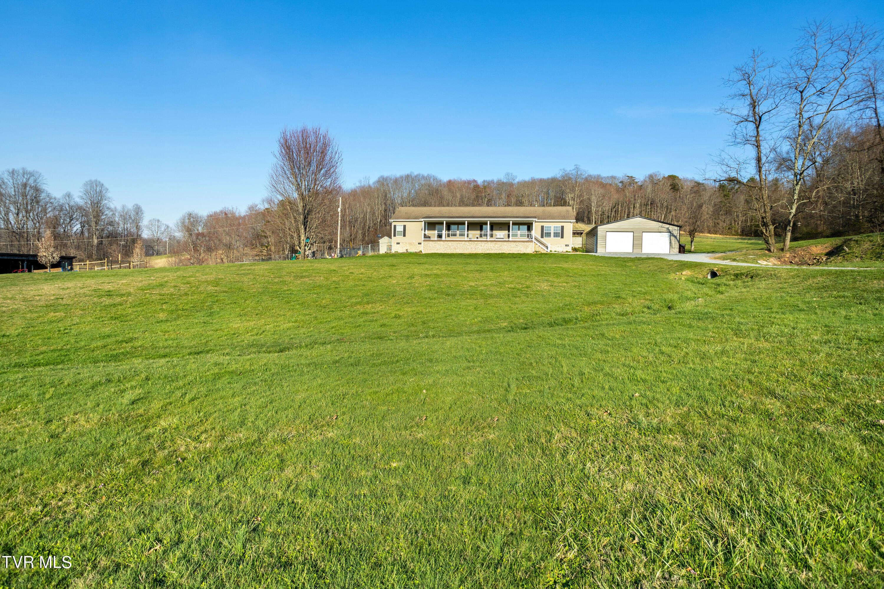 388 Drake Road Bristol, TN 37620 - Photo 10 of 42 177A2448-HDR_1