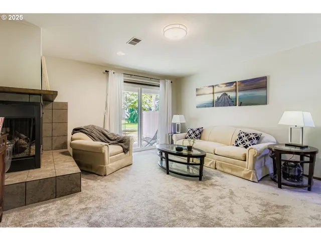 $325,000 | 14876 Northeast Rose Parkway, Unit 60B, Portland, OR 97230