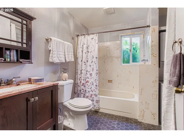 $325,000 | 14876 Northeast Rose Parkway, Unit 60B, Portland, OR 97230