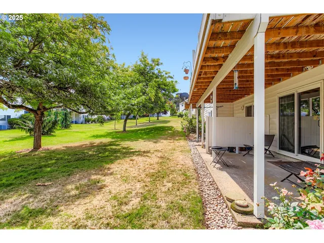 $325,000 | 14876 Northeast Rose Parkway, Unit 60B, Portland, OR 97230