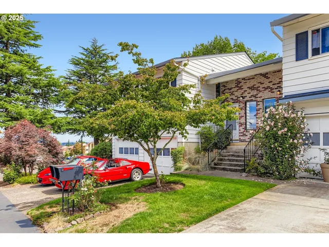 $325,000 | 14876 Northeast Rose Parkway, Unit 60B, Portland, OR 97230