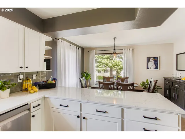 $325,000 | 14876 Northeast Rose Parkway, Unit 60B, Portland, OR 97230