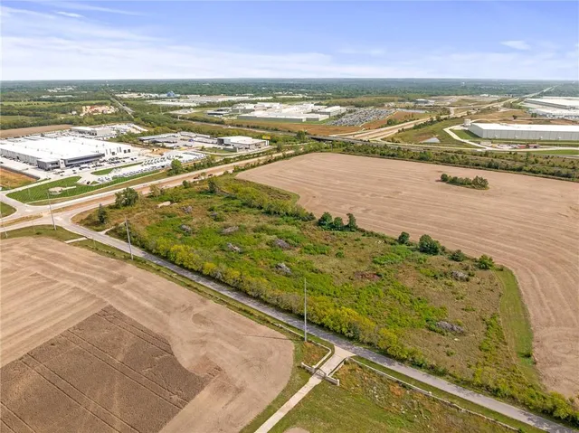 $595,000 | 14707 Prospect Avenue, Kansas City, MO 64147