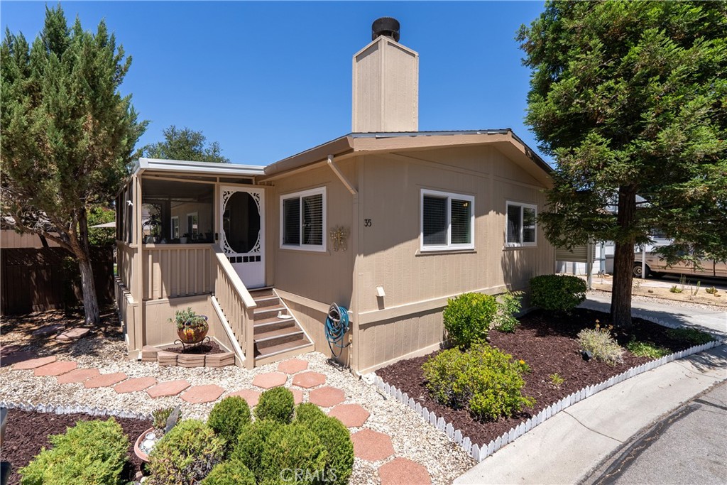 35 Via Santa Barbara Paso Robles, CA 93446 - Photo 1 of 27