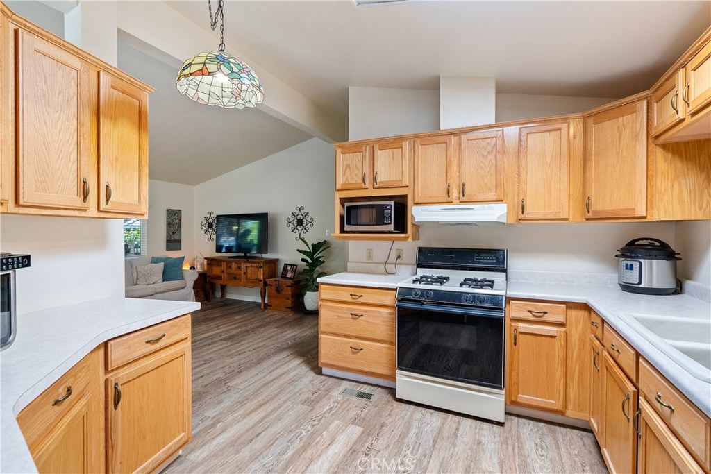 35 Via Santa Barbara Paso Robles, CA 93446 - Photo 9 of 27