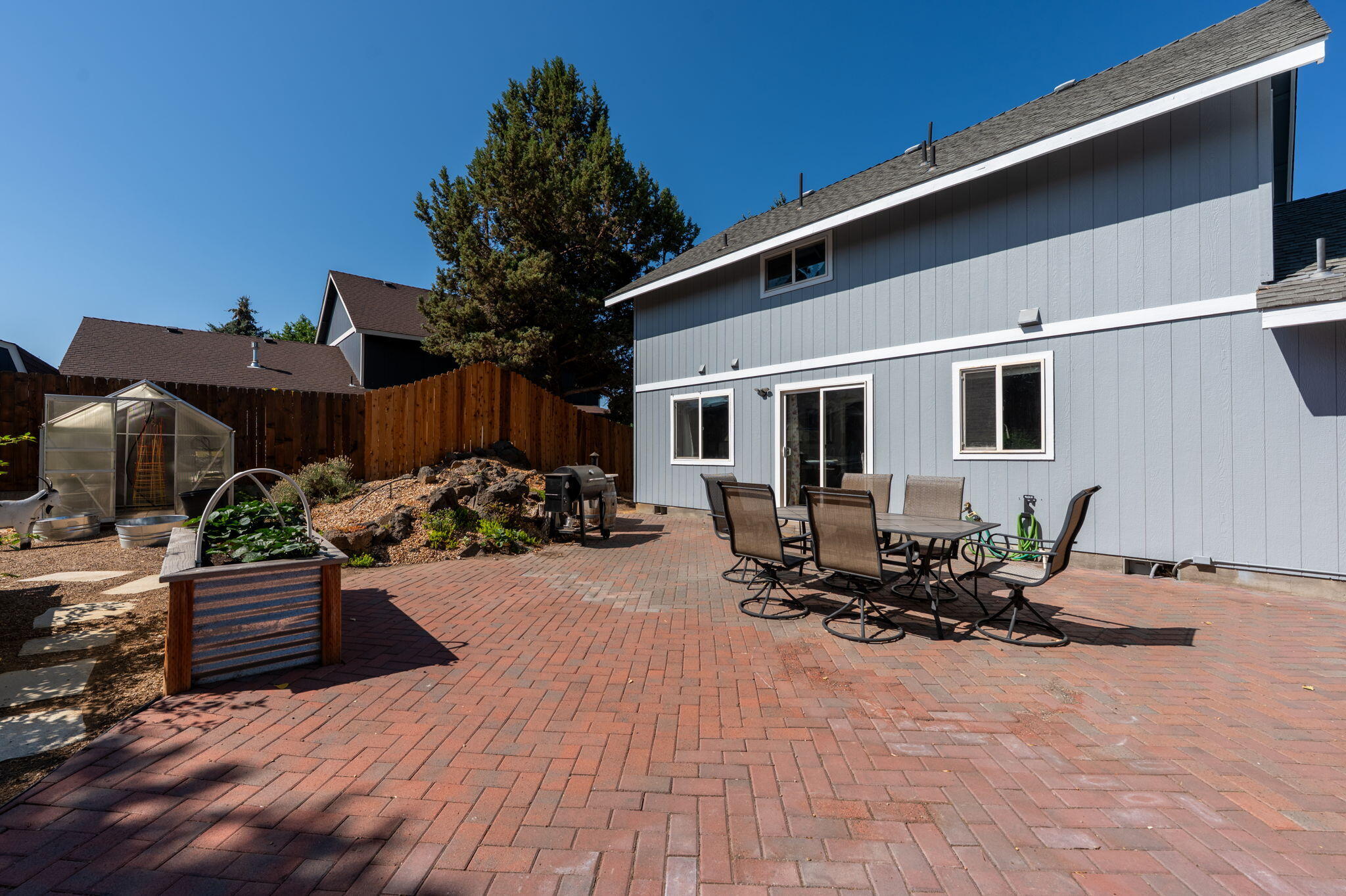 804 Northeast Providence Drive Bend, OR 97701 - Photo 37 of 62 18-web-or-mls-804-NE-Providence-DR-Bend-
