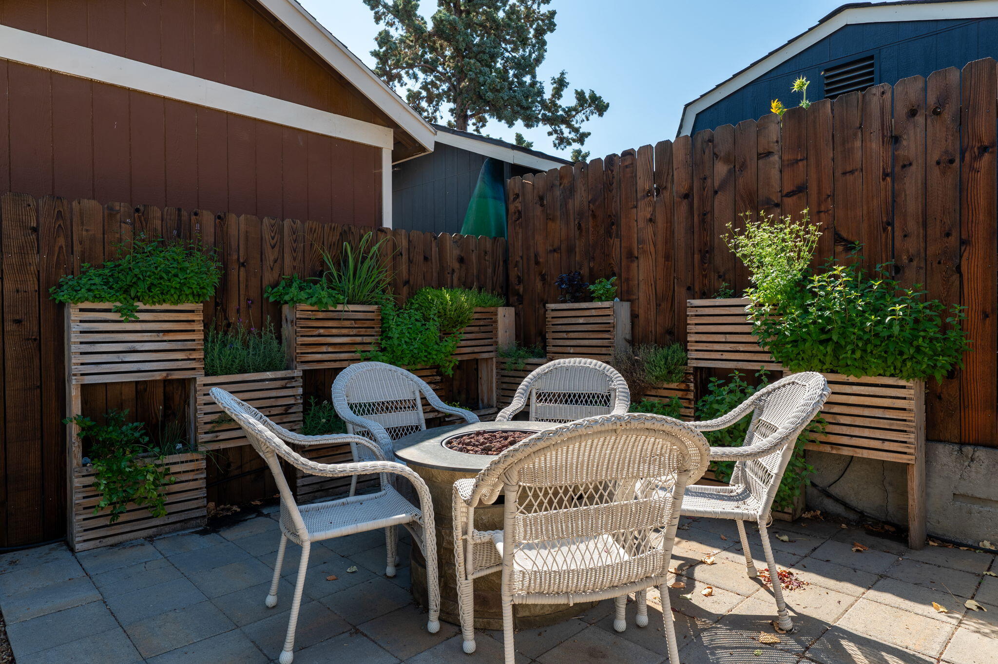 804 Northeast Providence Drive Bend, OR 97701 - Photo 41 of 62 21-web-or-mls-804-NE-Providence-DR-Bend-