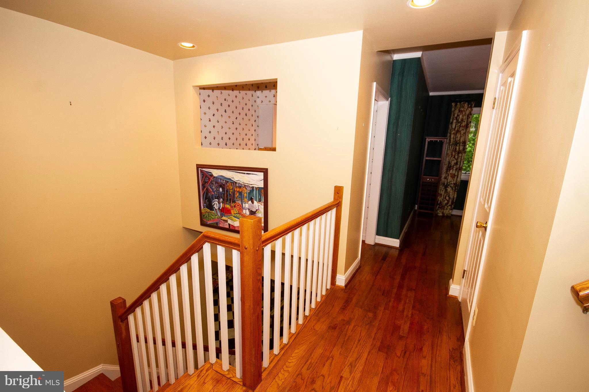 5205 Downing Road Baltimore, MD 21212 - Photo 16 of 29 Steps leading from ground level to living area