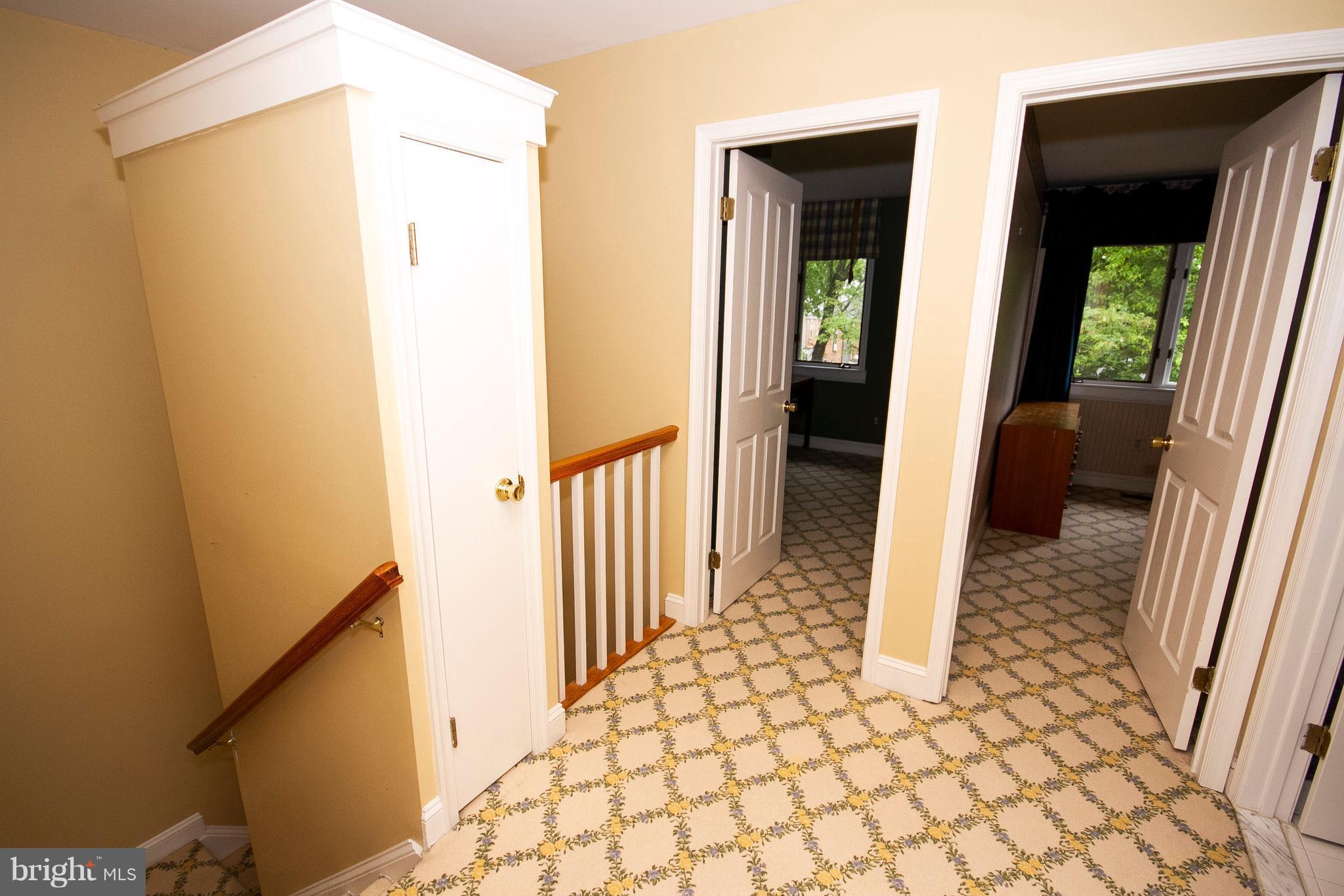 5205 Downing Road Baltimore, MD 21212 - Photo 17 of 29 Uppoer Level hallway