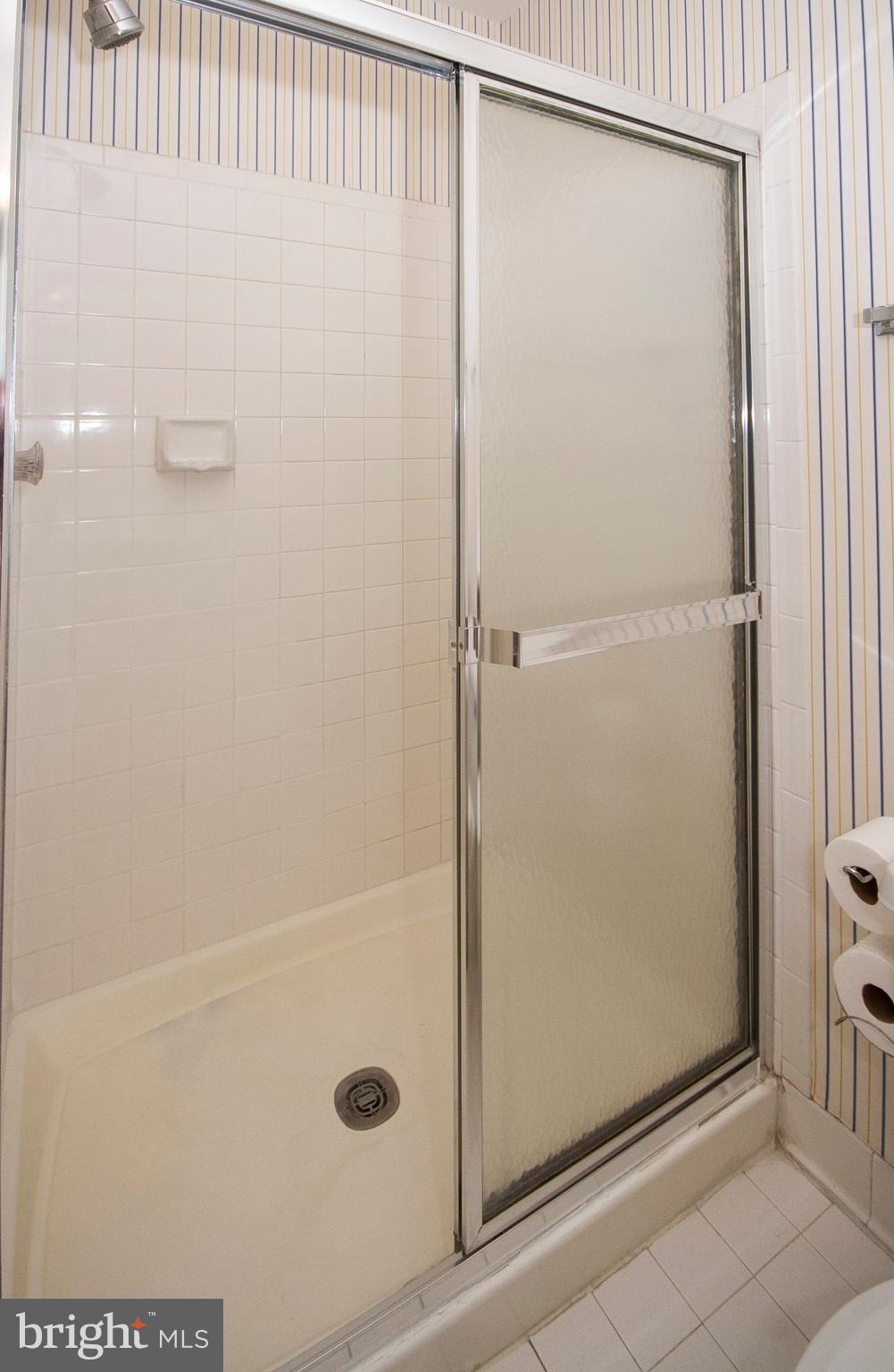 5205 Downing Road Baltimore, MD 21212 - Photo 22 of 29 Bath