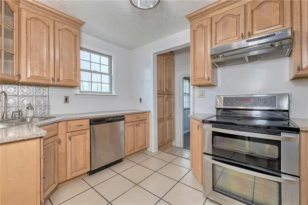 $220,000 | 19 Lilly Lane, Manor, PA 15665