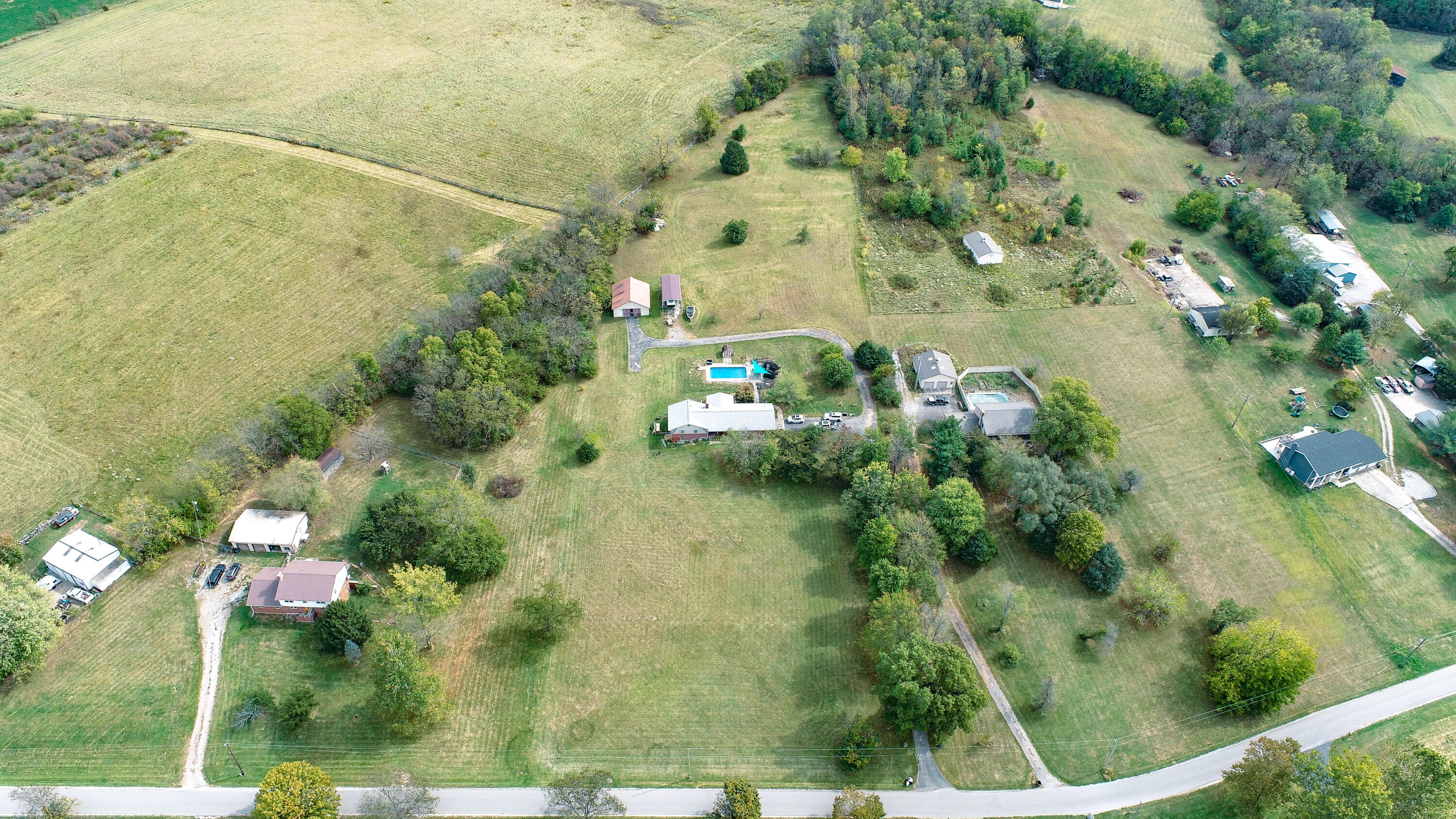 326 Redmon Road Paris, KY 40361 - Photo 31 of 33 DJI_0898