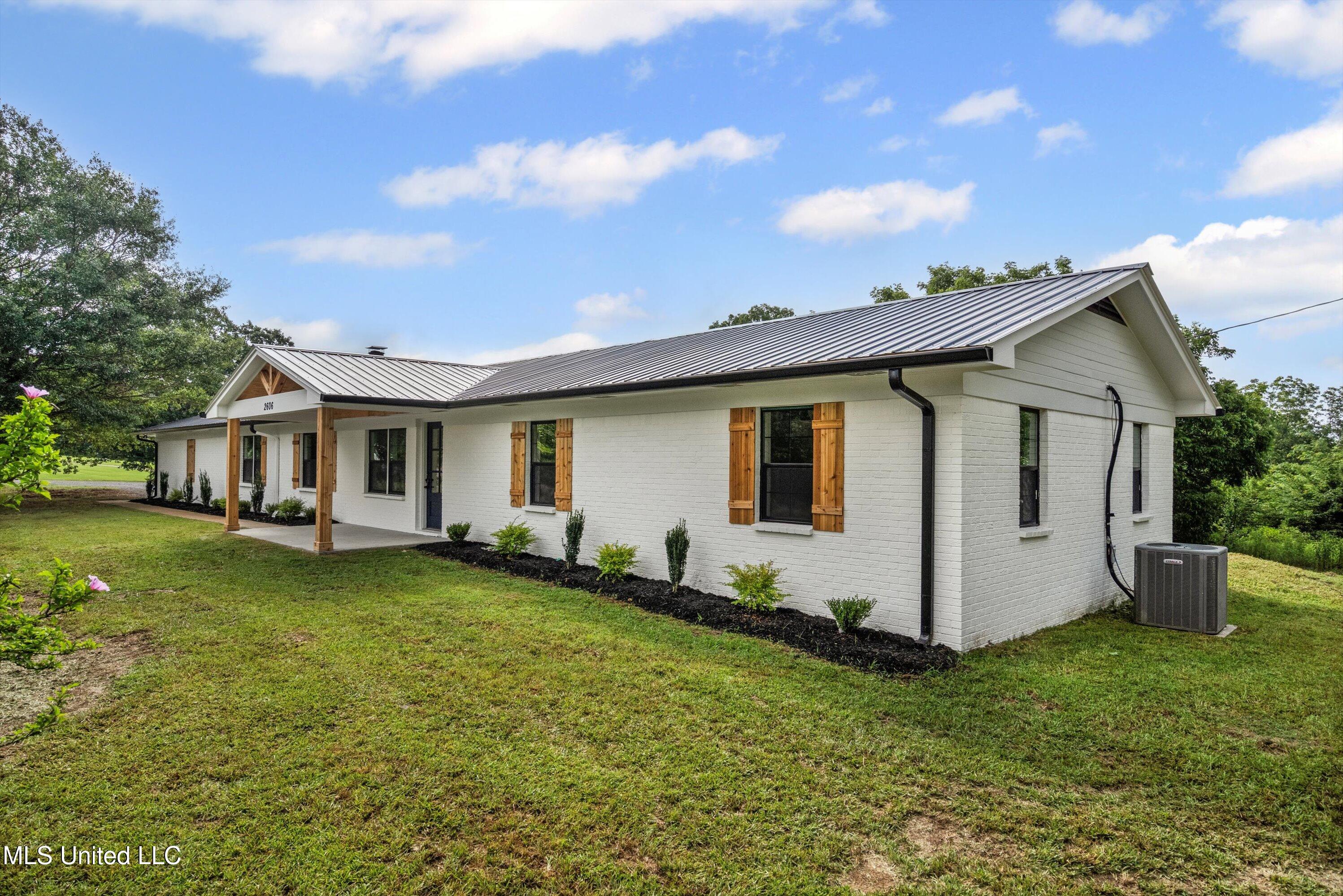 2606 Rifle Range Road Coldwater, MS 38618 - Photo 4 of 28 02-DSC9939