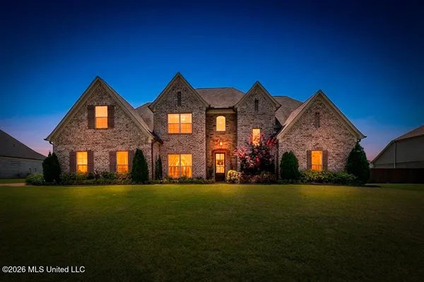$469,900 | 3425 Delaney Drive, Nesbit, MS 38651
