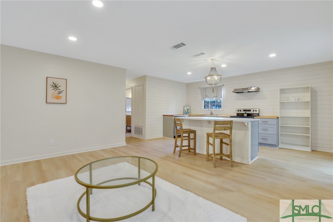 1422 Blakeley Road Savannah, GA 31406 - Photo 5 of 33