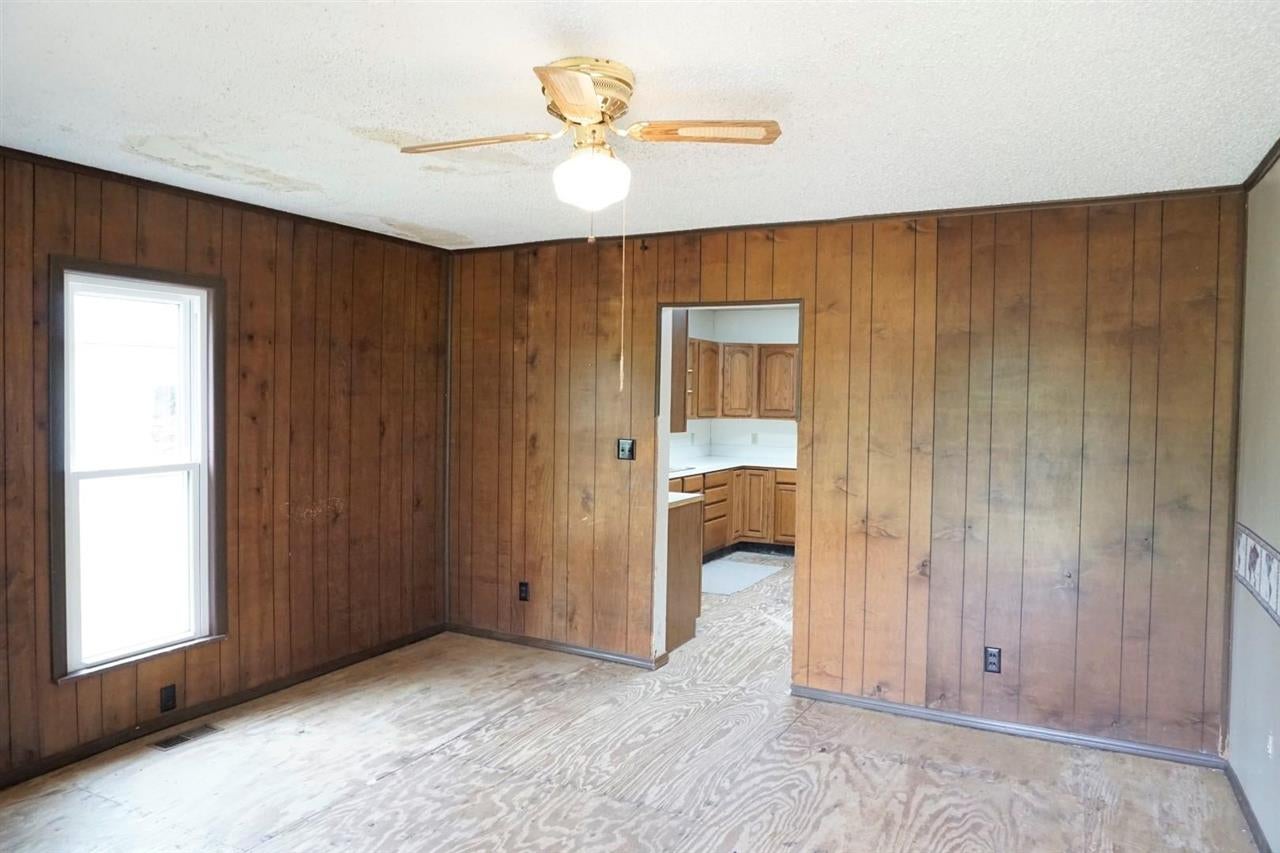 227 Cedar Street Perry, OK 73077 - Photo 2 of 27 Gallery Image 2