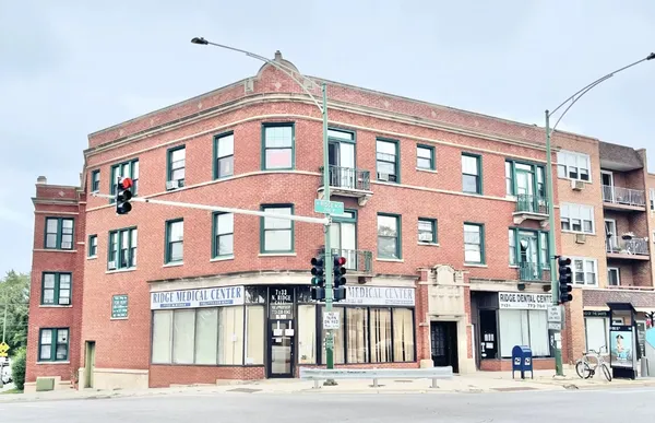 $1,675 | 2057 West Touhy Avenue, Unit 3, Chicago, IL 60645